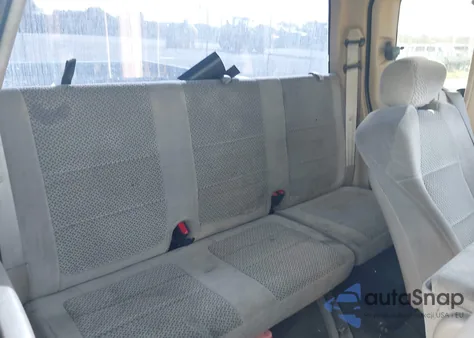 2001 Ford F-150 Lariat/Xl/Xlt из США, поврежденный, VIN 1FTRX17W11NB41554